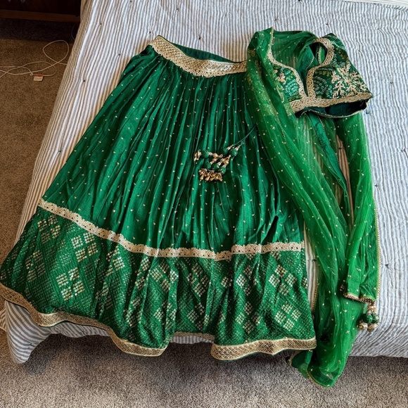 Elegant party dress - traditional Indian lehenga - Picture 4 of 4